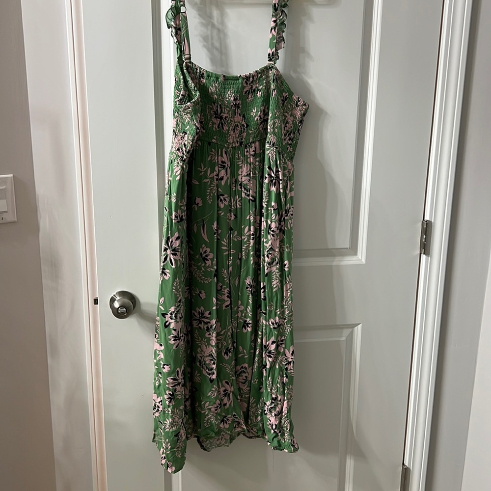 Green floral challis midi dress by Torrid